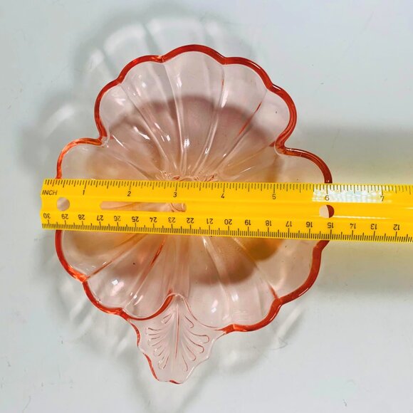 VTG Pink Glass Divided Dish Vanity Trinket Scalloped Edges Decorative Doric 7" - Picture 8 of 9